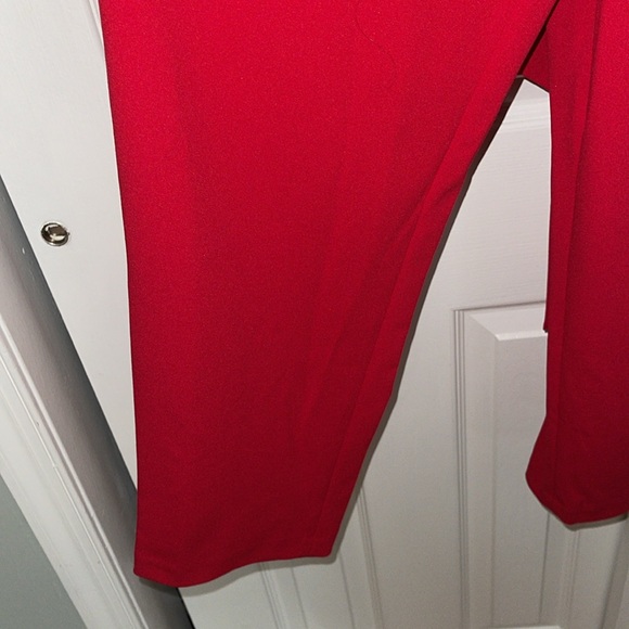 Calvin Klein Belted Short Sleeve Jumpsuit in Red w Gold Zipper & Pockets - Picture 3 of 12